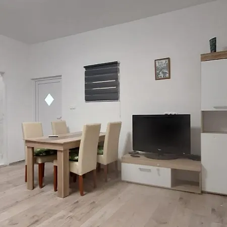 Nerarby Marina Bay Apartment *