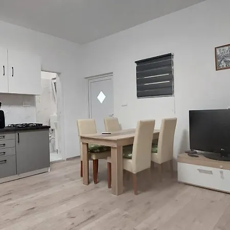Nerarby Marina Bay Apartment *